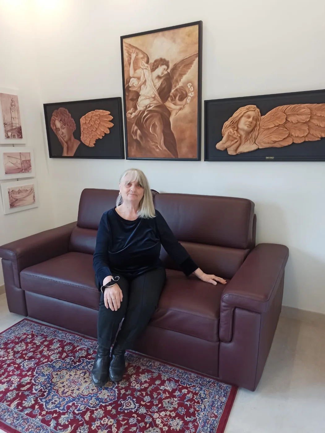 L'artista Eufemia Rampi nel suo atelier